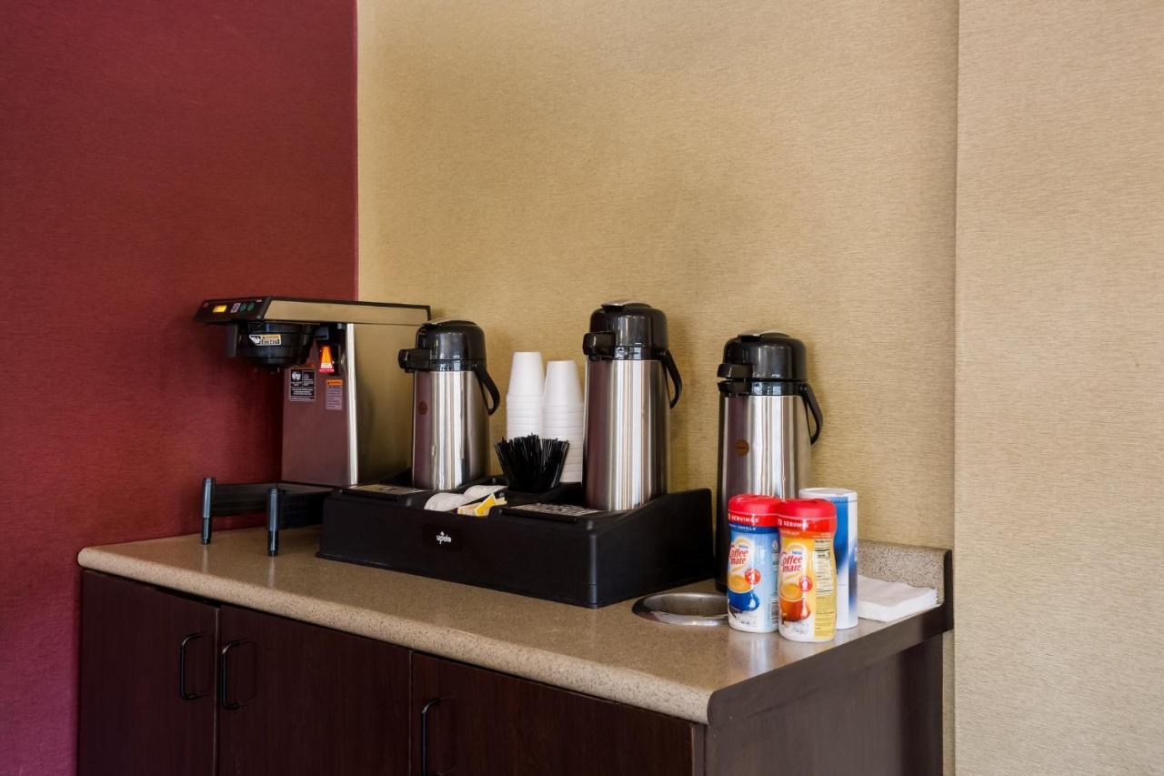 Red Roof Inn Wilkes-Barre Arena Экстерьер фото