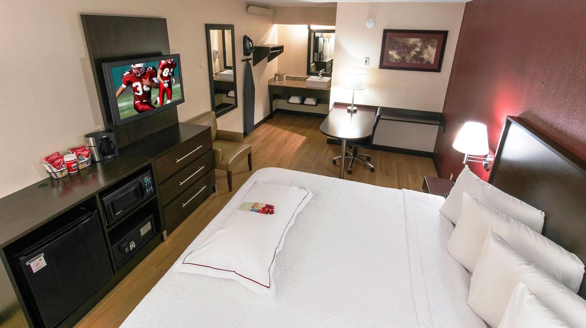 Red Roof Inn Wilkes-Barre Arena Экстерьер фото